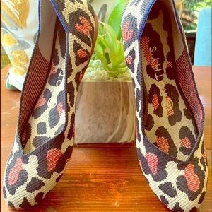 Retired Red ❤️ Leopard 🐆 Rothys GUC